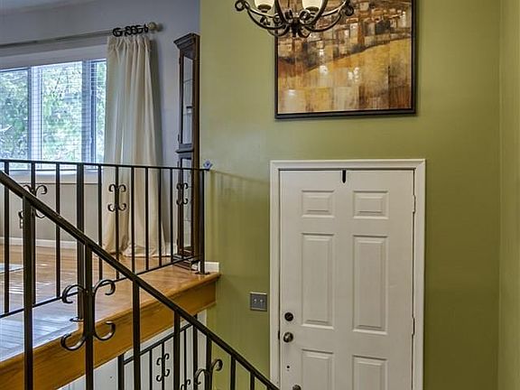 3rd image of 15106 Westchester Cir