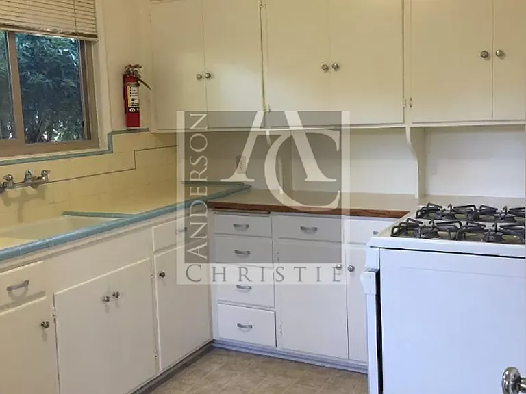 121 Sylvar St — Photo 5