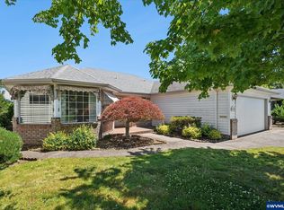 1990 Camellia Way, Woodburn, OR