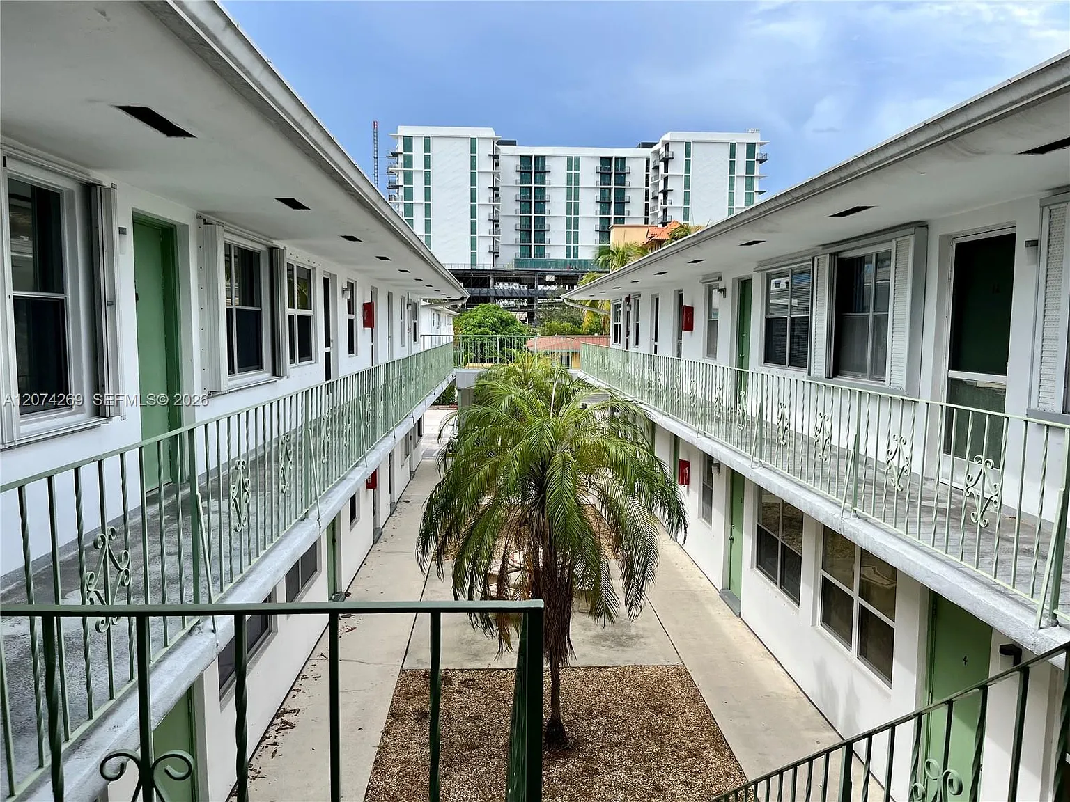 Palmview Condominium Apar — Photo 1