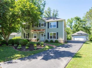 446 Woodlawn Estates Dr, Saint Louis, MO