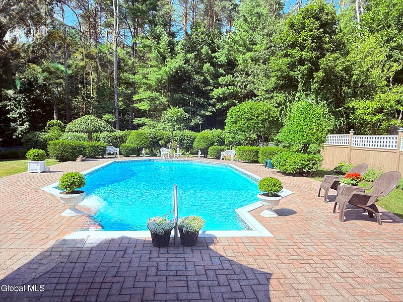 3rd image of 26 Bonner Drive