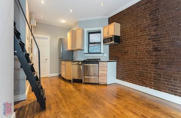 Rented by REAL New York | media 7