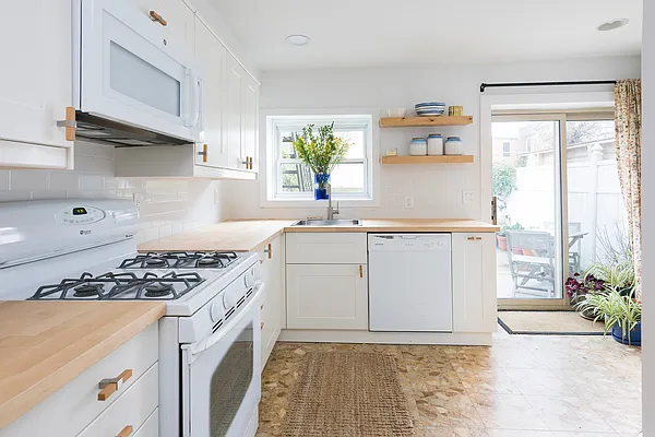 Sold by Douglas Elliman | media 25