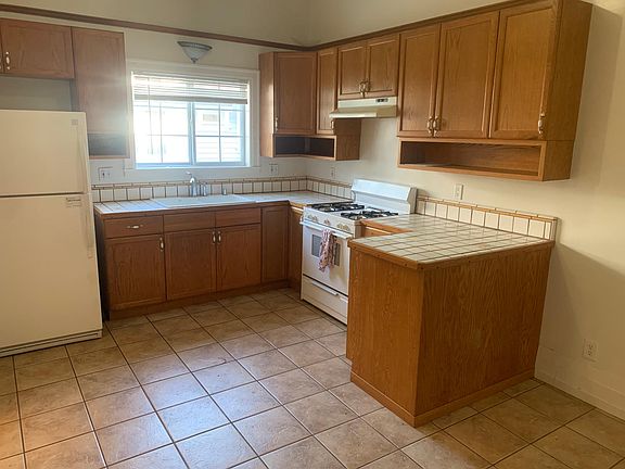 4th image of 746 N Mar Vista Ave