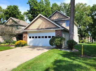 913 Clark St SE, Lowell, MI 49331