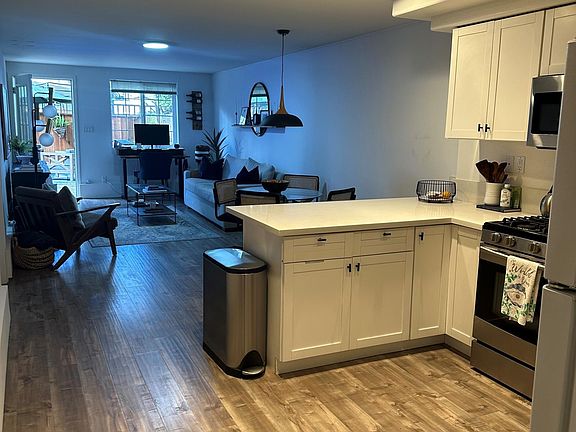 4th image of 1790A Beach St