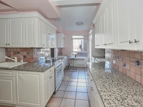 2 Beekman Place image 10 of 17