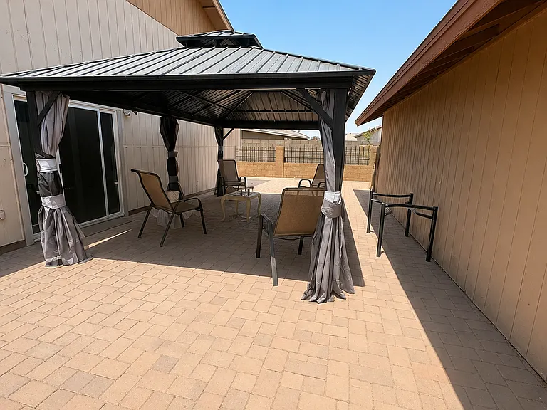 10028 W Sells Dr — Photo 14