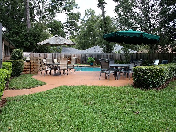 Heated Pool w/ built in BBQ