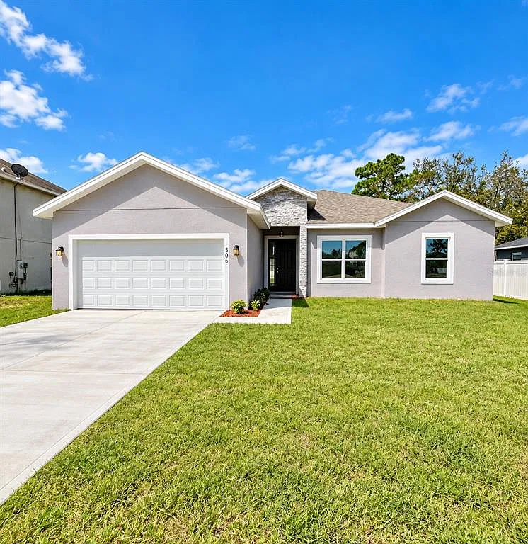 4 bed, 2.0 bath, 1750 sqft, $1,995 — Photo 1