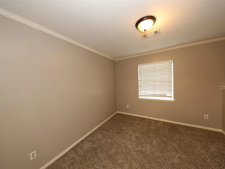 8519 Leader St — Photo 3