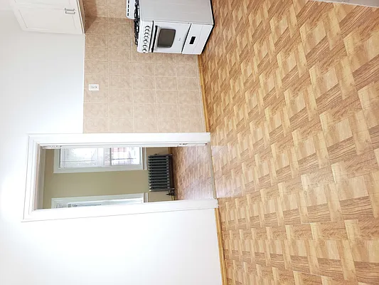 Rented by Roz Khan, LREB | media 2