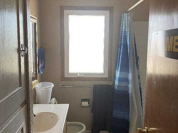 5th image of 2311 Rainbow Ave
