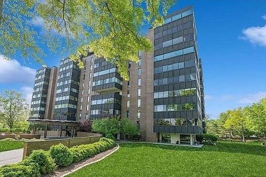 3rd image of 3131 Fleur Dr #208&206
