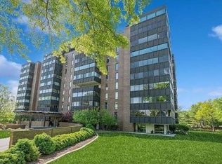 3131 Fleur Dr UNIT 208, Des Moines, IA 50321