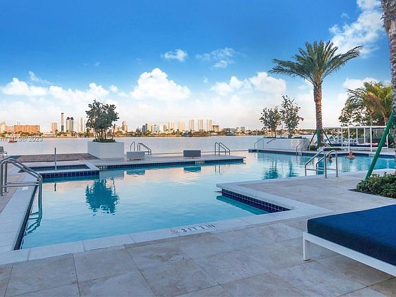 4th image of 17111 Biscayne Blvd Ph 3