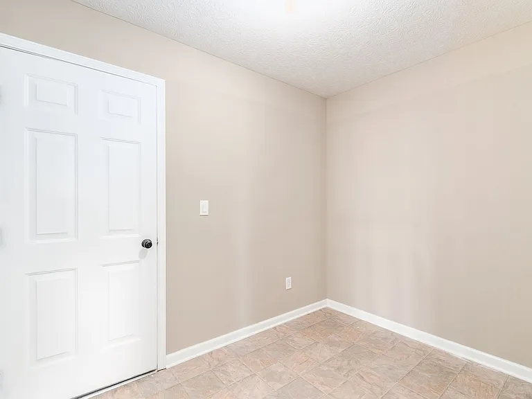 5642 Coventry Ct — Photo 35