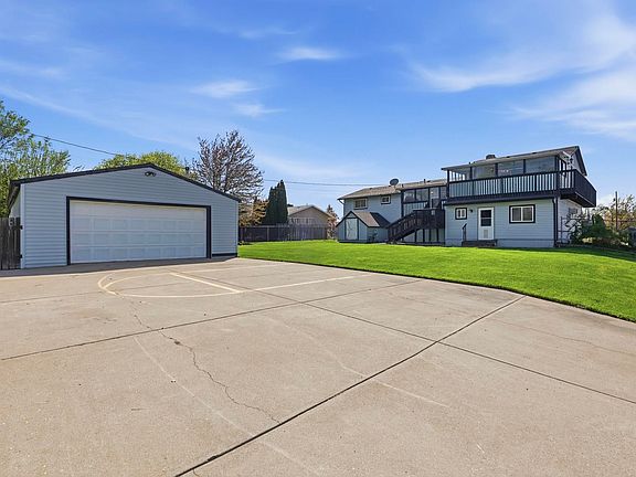 3rd image of 13105 E Mallon Ct
