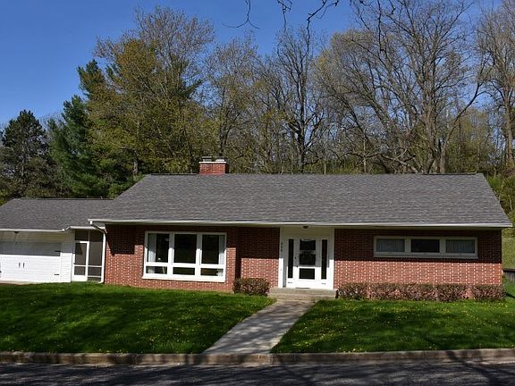 2nd image of 848 N Cedar St