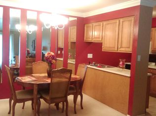 4065 S 84th St APT 2, Greenfield, WI 53228