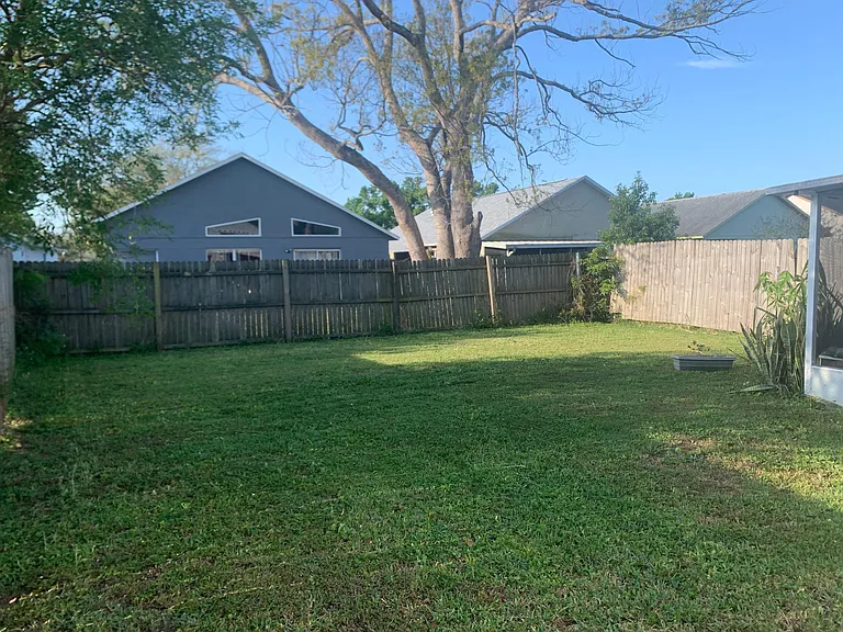 9824 Dean Acre Dr — Photo 3