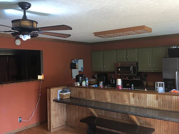 Kitchen/ dining room