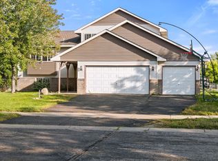 10056 Somerset Ln, Monticello, MN 55362