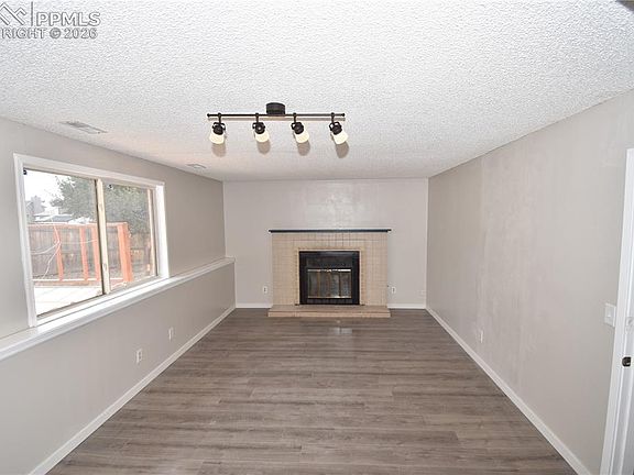 5th image of 4233 Moonbeam Dr