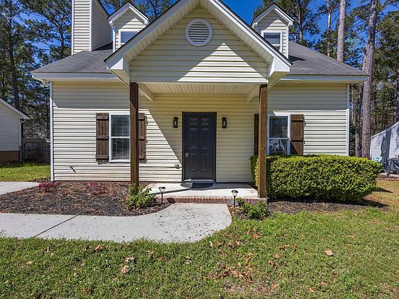 3rd image of 301 Squire Rd