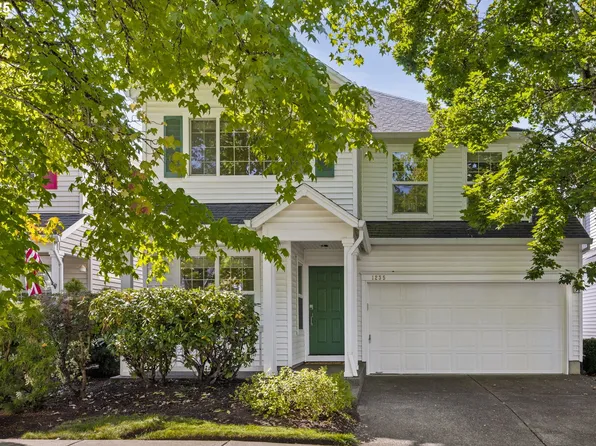 1235 NE Platt St, Hillsboro, OR 97124