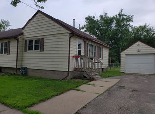 702 13th Ave SE, Austin, MN 55912