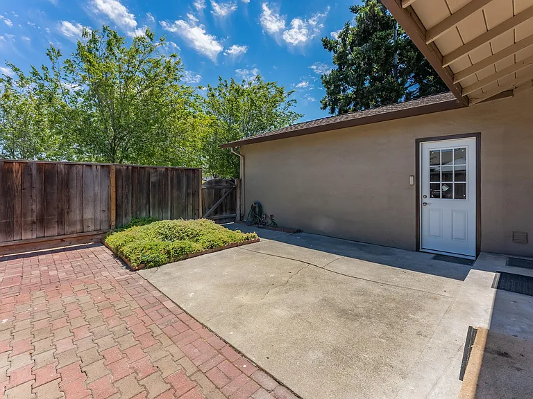 929 Gretchen Ln #929 — Photo 19