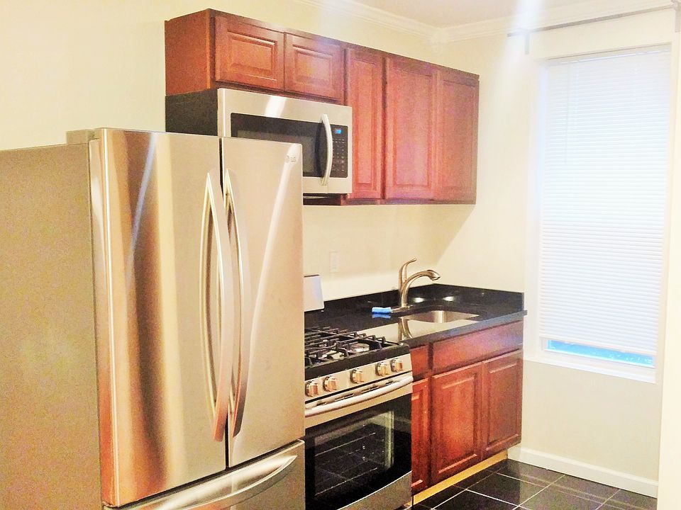 1st image of 3090 Steinway St