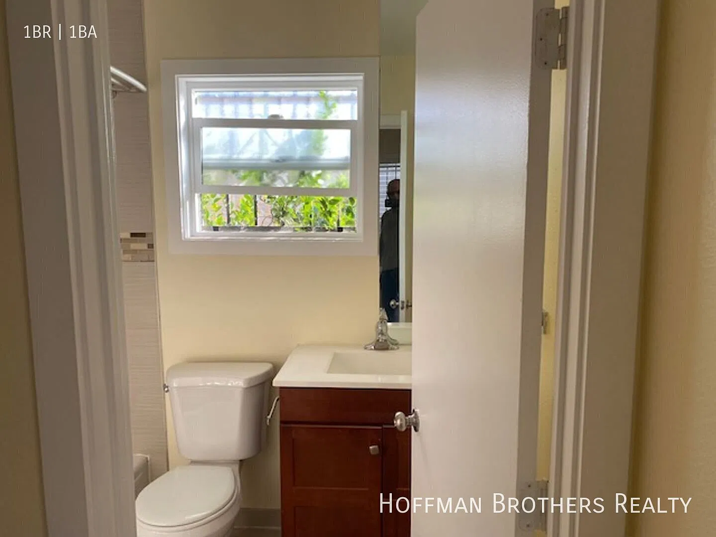 Section 8 Welcome! Bright 1br With Appliances, Water + Trash Included & No App Fee! — Photo 4