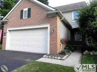 6561 Summit Rdg #1, Clarkston, MI 48346