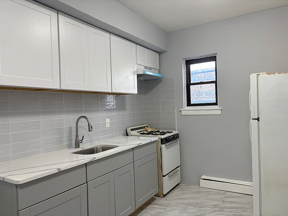1st image of 253 Sanford St APT 3