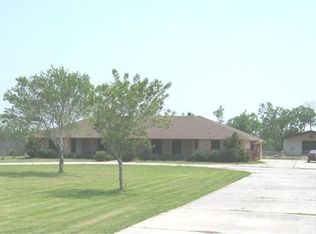 4330 Skylane Rd, Beach City, TX 77523