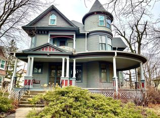 1222 Broad St, Grinnell, IA 50112