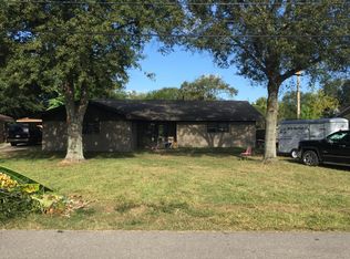 6301 Garner St, Groves, TX 77619