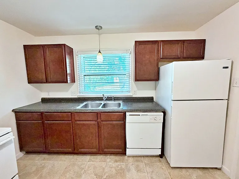 4838 Stanley Dr — Photo 15