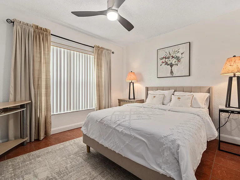 1000 Cove Cay Dr — Photo 24