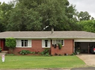 302 Bays Rd, Marshall, TX 75672