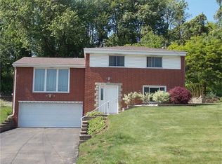 231 Gates Dr, Homestead, PA