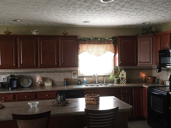 4th image of 694 Sherwood Dr