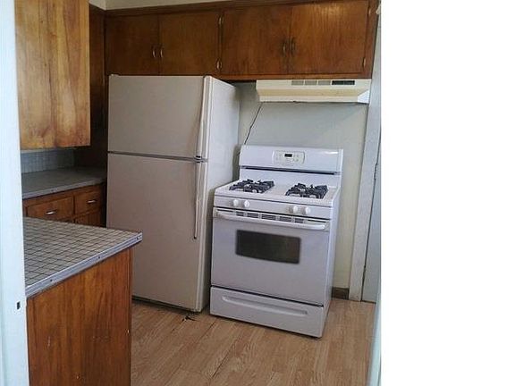 5th image of 2415 Benderwirt Ave APT 1