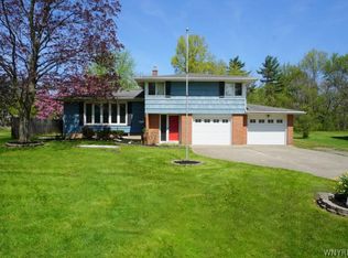 429 Cherry Ln, Lewiston, NY 14092