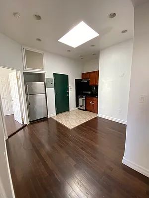 Rented by Hagstrom Management Inc | media 12