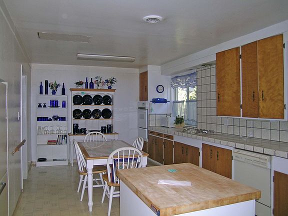 2nd image of 90 Jessie Ln