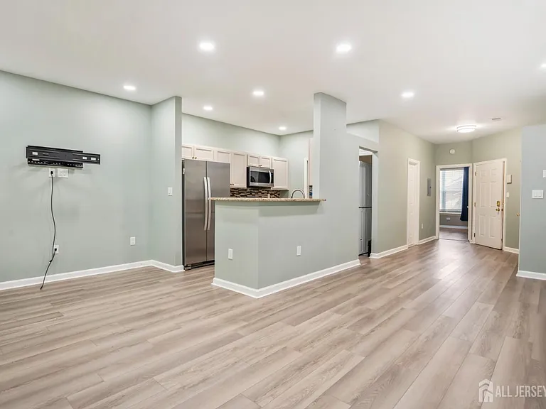 7151 Elm Ct — Photo 9